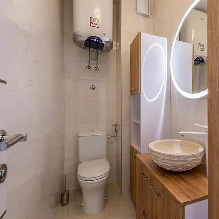 Apartment 3 Bedroom In *