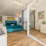 3 Bedroom In Apartamento Zadar